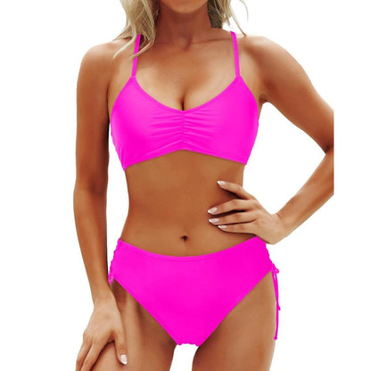 Flattering Two-Piece Bikini Set – Push-Up Halter & V-Cut Twist